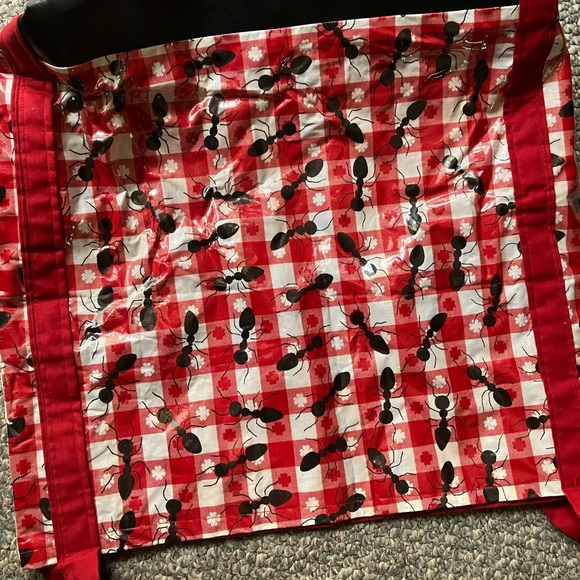 Summer ANTS special!! 6 placemats PLUS 41x43” TBLcloth—all in Crossbody Tote Bag - Picture 4 of 8